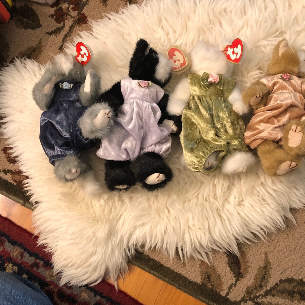 4 attic treasure cats in velour outfits